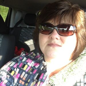 Meet your Posher, April